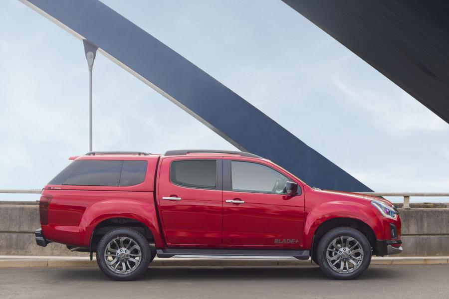  Isuzu D-Max Blade+ Double Cab 2019 года  (UK) (фото 3 из 12)